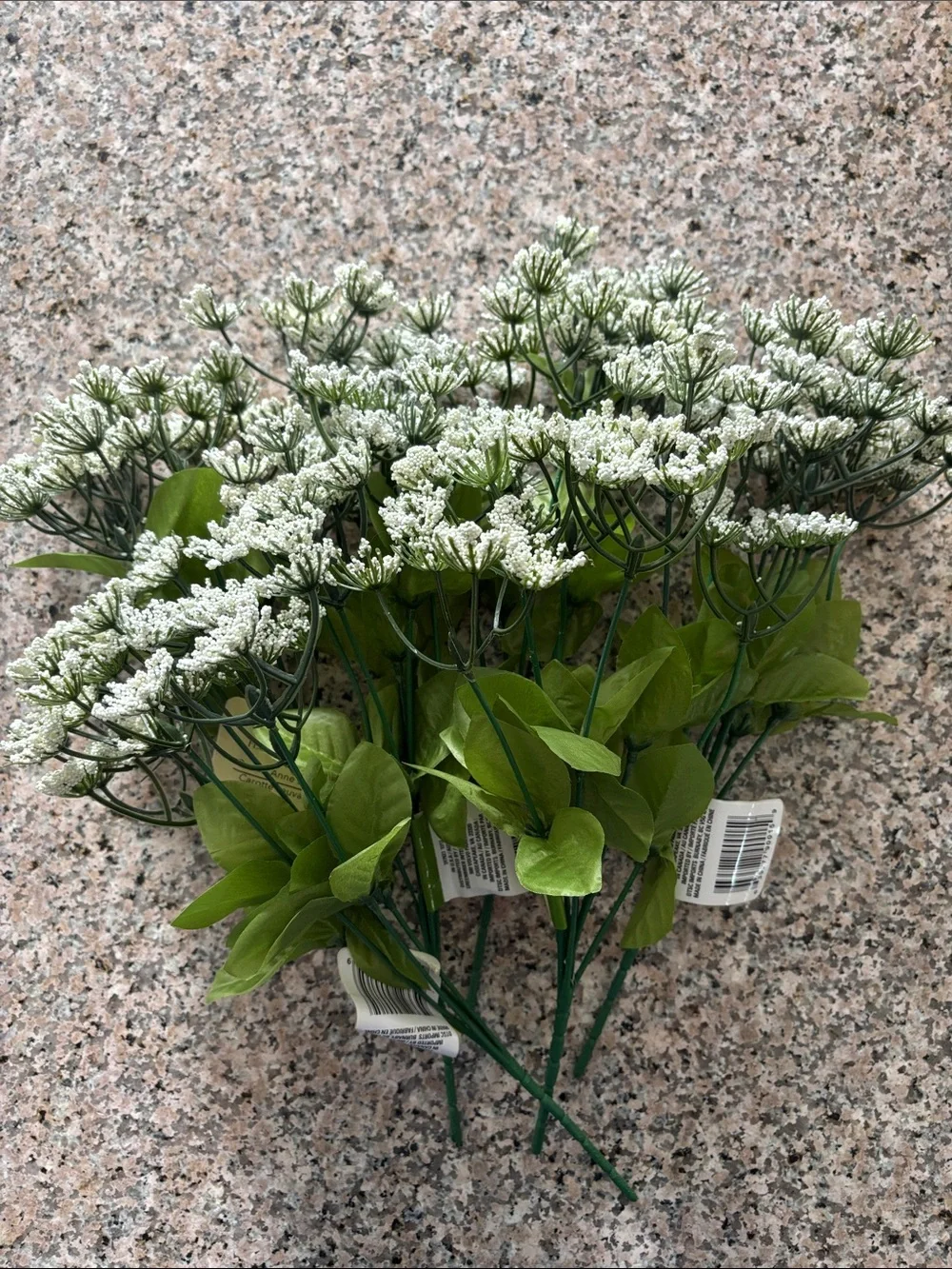 NWT Artificial Queen Anne’s Lace Stem Bundle (6 pieces) in White and Green
